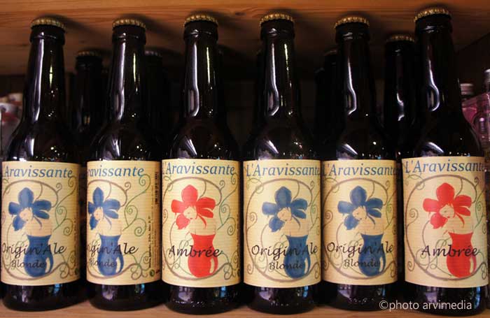 Bière artisanale l'Aravissante élaborée à Saint Jean de Sixt Haute Savoie
