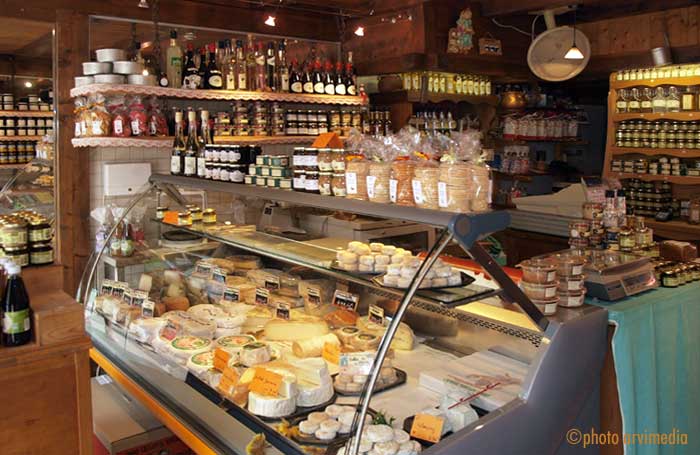 grand choix de fromages de Savoie et autres régions française, produits régionaux de première qualité