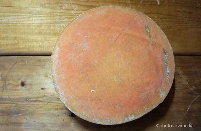 Fromage à raclette fermier Haute Savoie fromage à raclette vendu directement à la ferme chez Denise à Thônes