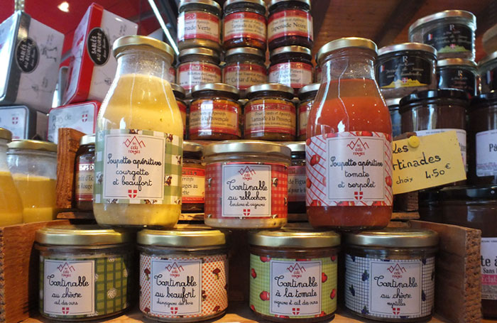 Pâte à tartinée au Beaufort, reblochon, chèvre, tomate, et chèvre myrtilles. Soupe artisanale